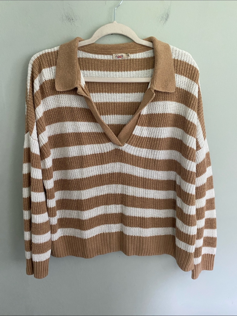Faherty Women’s Striped Open V-Neck Sweater Tan & White Size Large